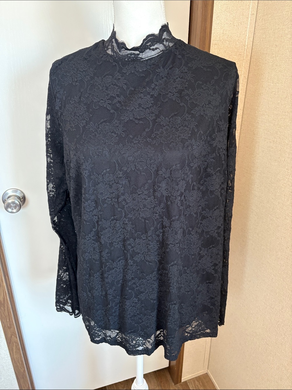 VInce Camuto Womens Black Floral Lace Top Sz 2X Mock Neck Bell Sleeve Soft Goth